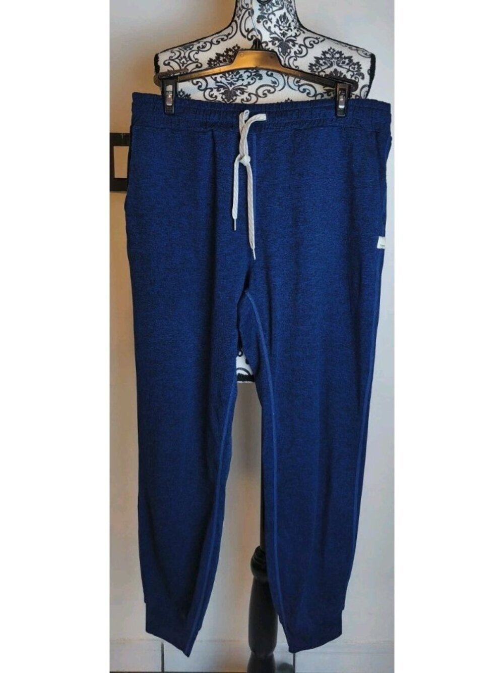 Vuori Performance Jogger Pants Men Medium Blue Heather Drawstring Tapered VW303